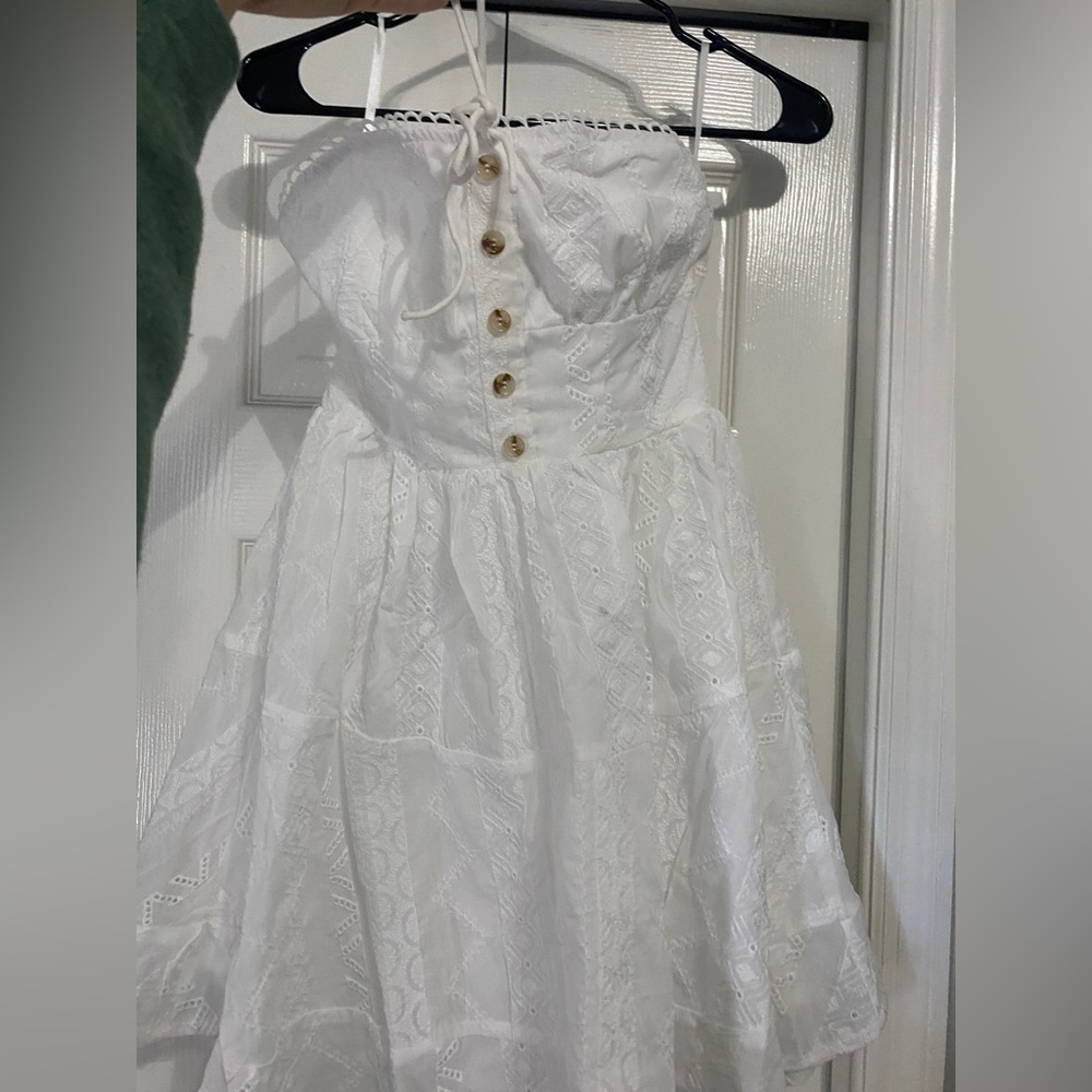 White strapless lace dress